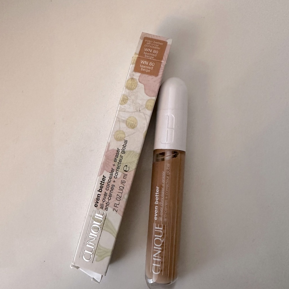 CLINIQUE Even Better All-Over Concealer + Eraser in WN 80 Tawnied Beige